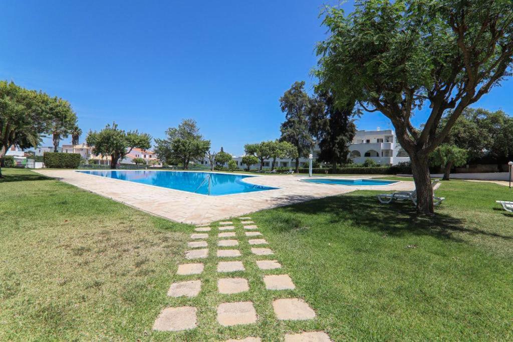 Apartamentos Ninho Das Gaivotas Albufeira Bagian luar foto
